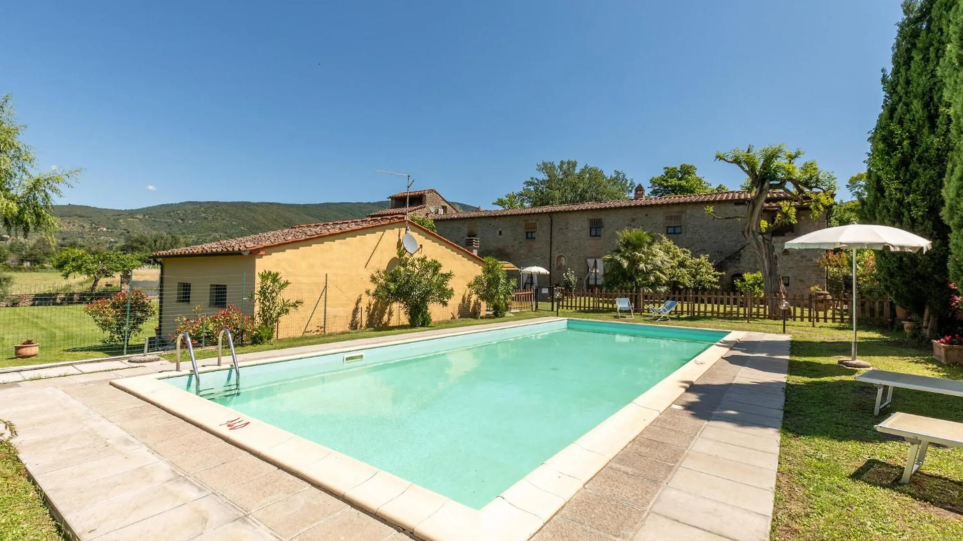 Cozy Home In Cortona With Outdoor Swimming Pool 0*,